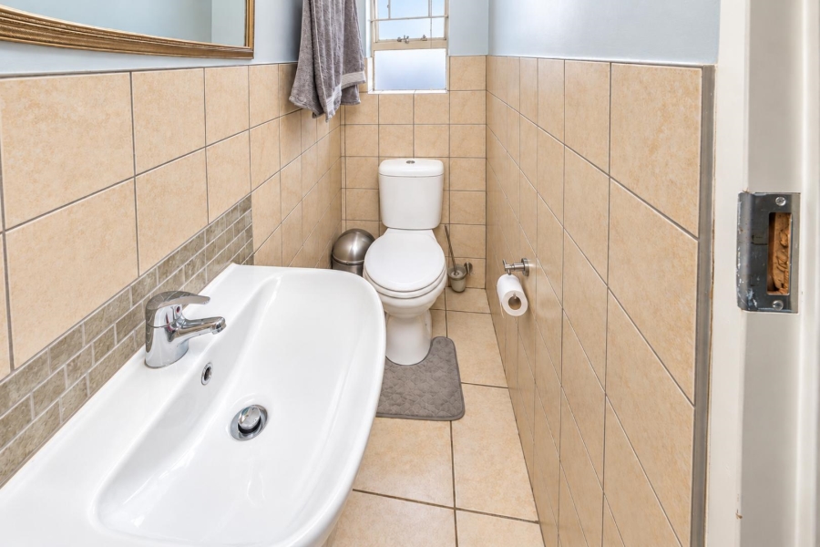 5 Bedroom Property for Sale in Melodie North West